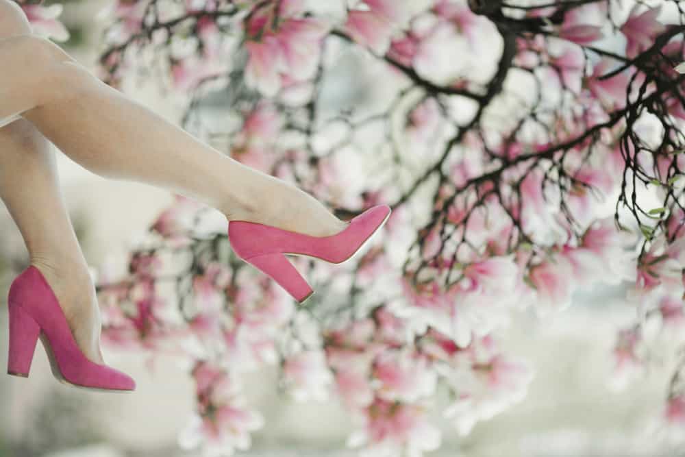 Tinute pentru majorat - cum alegi pantofii perfecti pentru majorat, in functie de stilul rochiei- pantofi roz cu toc-min